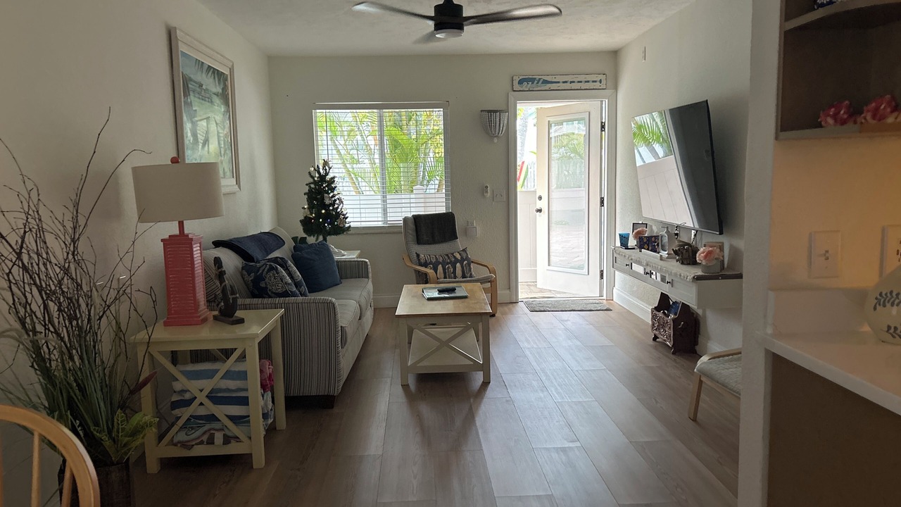 Photo of Livingroom in Holmes Beach