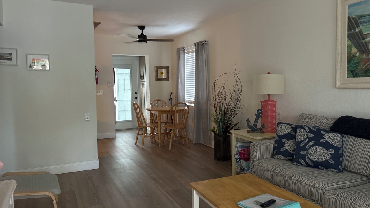 Photo of Livingroom in Holmes Beach