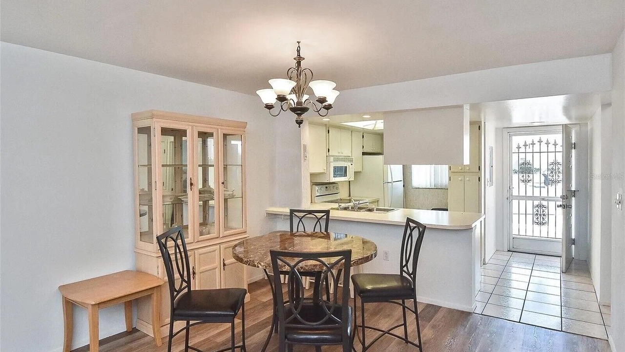 Photo of Livingroom in Lake Suzy
