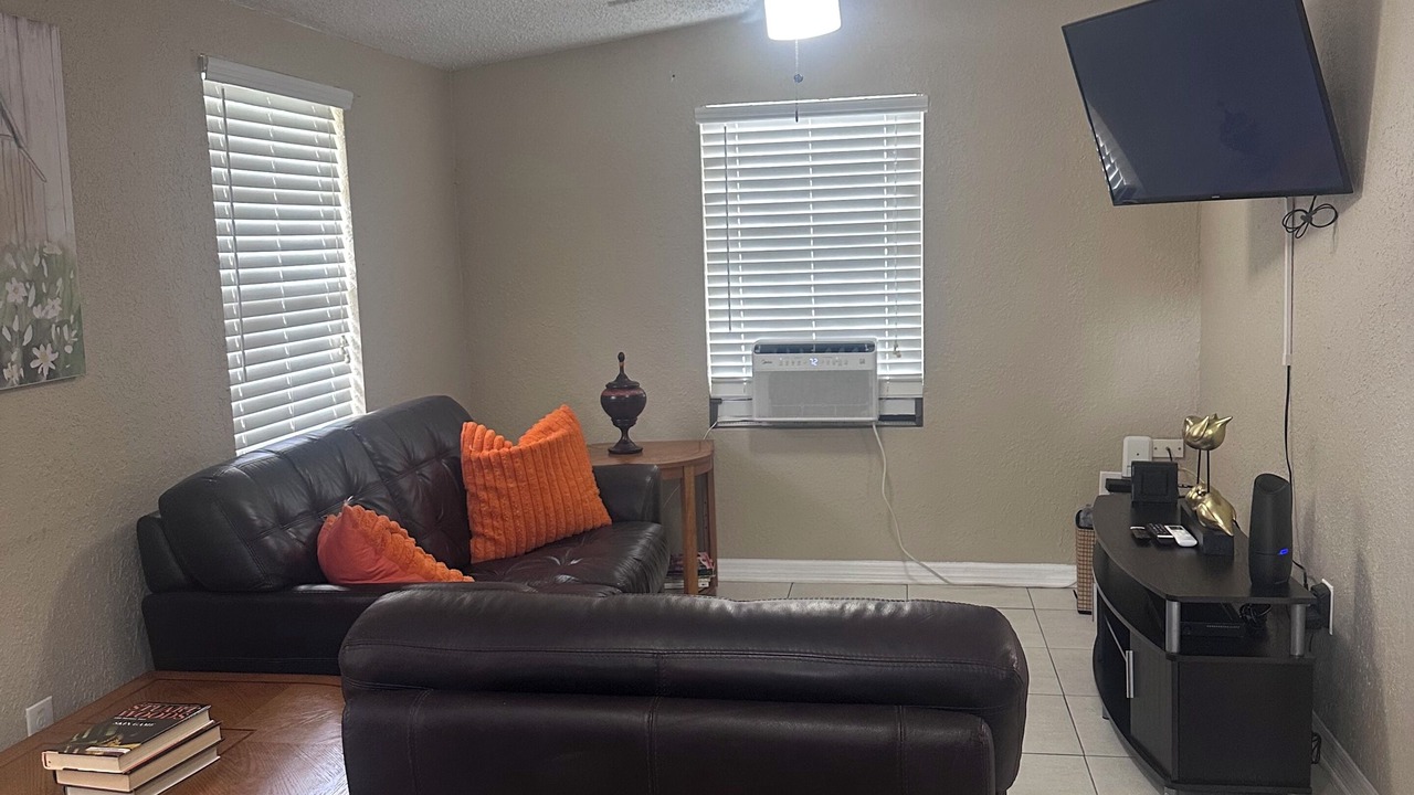 Photo of Livingroom in Temple Crest