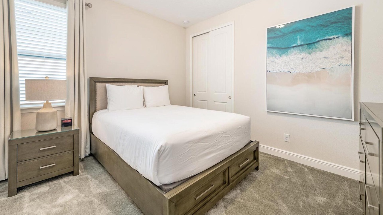 Photo of Bedroom in Bay Lake