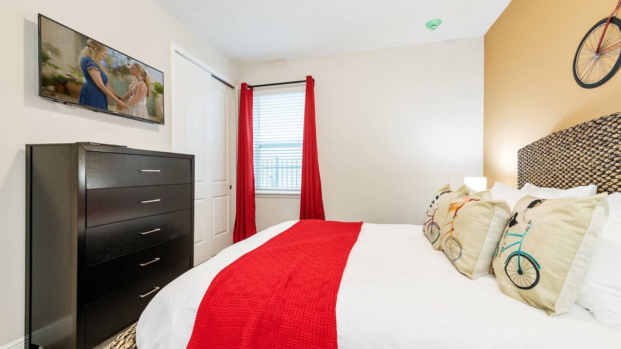 Photo of Bedroom in Bay Lake