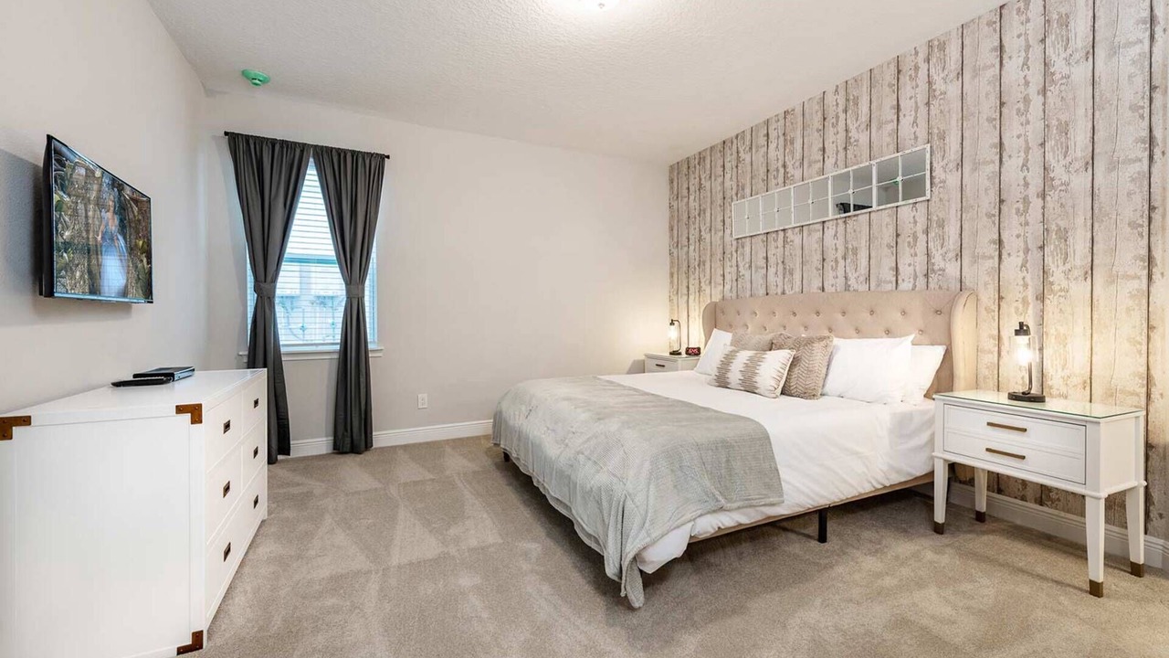 Photo of Bedroom in Bay Lake