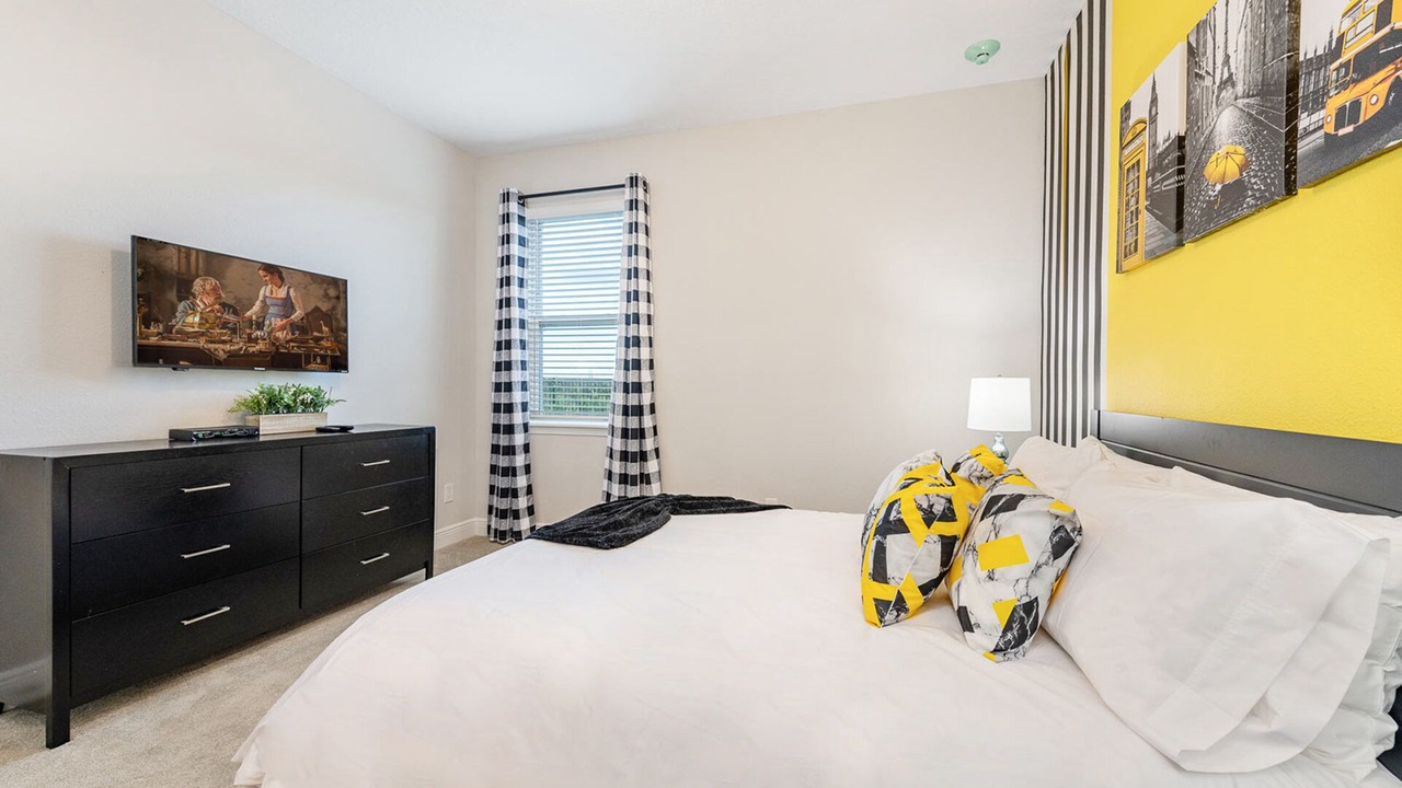 Photo of Bedroom in Bay Lake