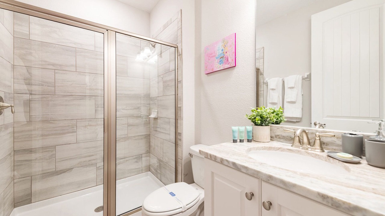 Photo of Bathroom in Bay Lake