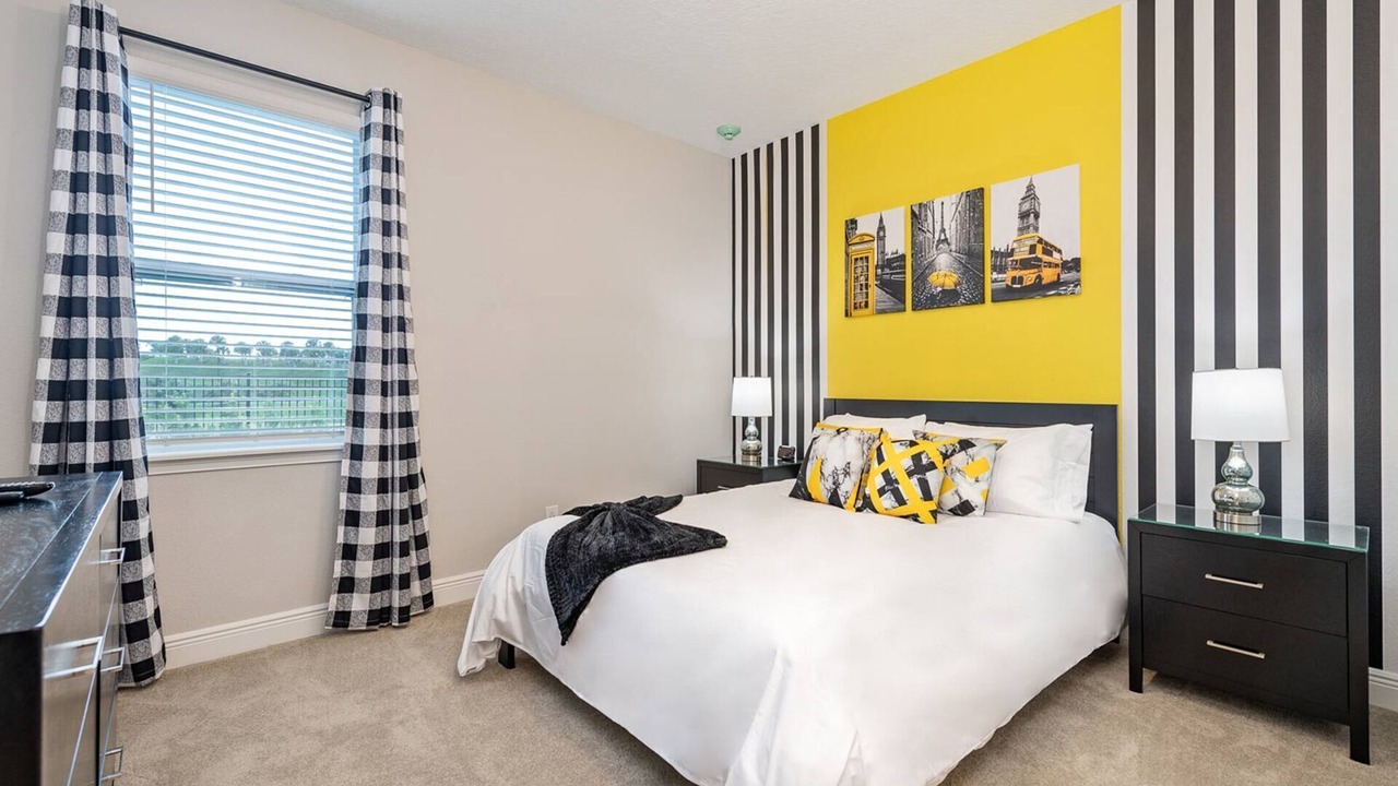 Photo of Bedroom in Bay Lake