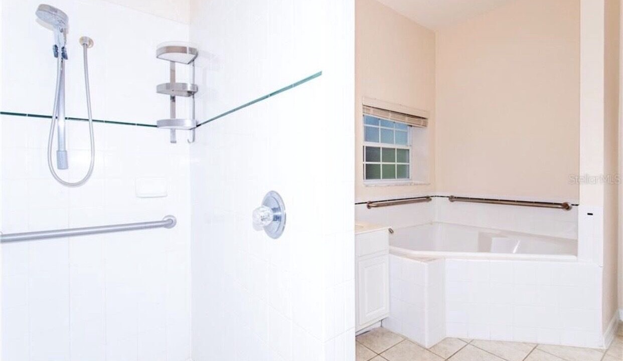 Photo of Bathroom in Bahama Bay