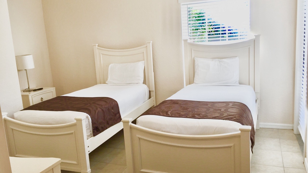 Photo of Bedroom in Bahama Bay