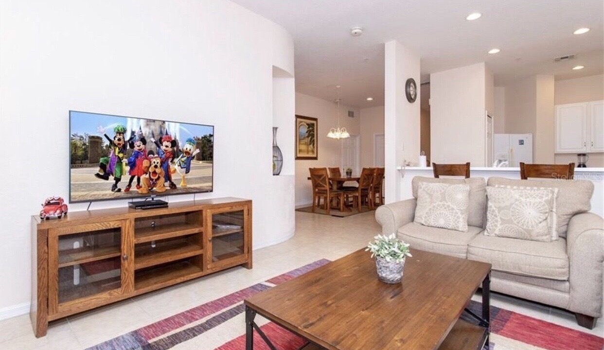 Photo of Livingroom in Bahama Bay