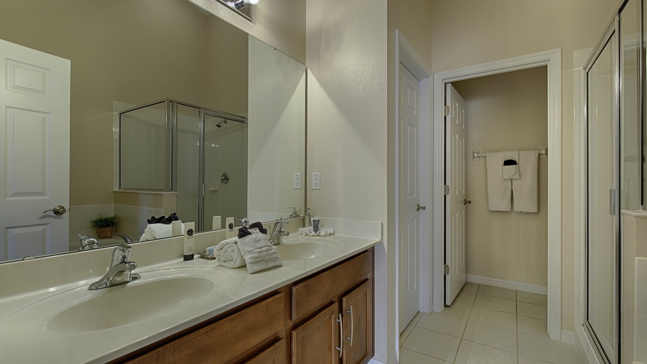 Photo of Bathroom in Watersong