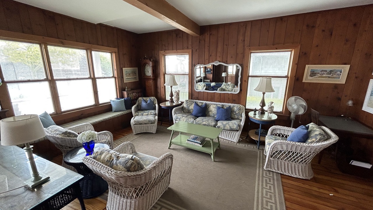 Photo of Livingroom in Avon