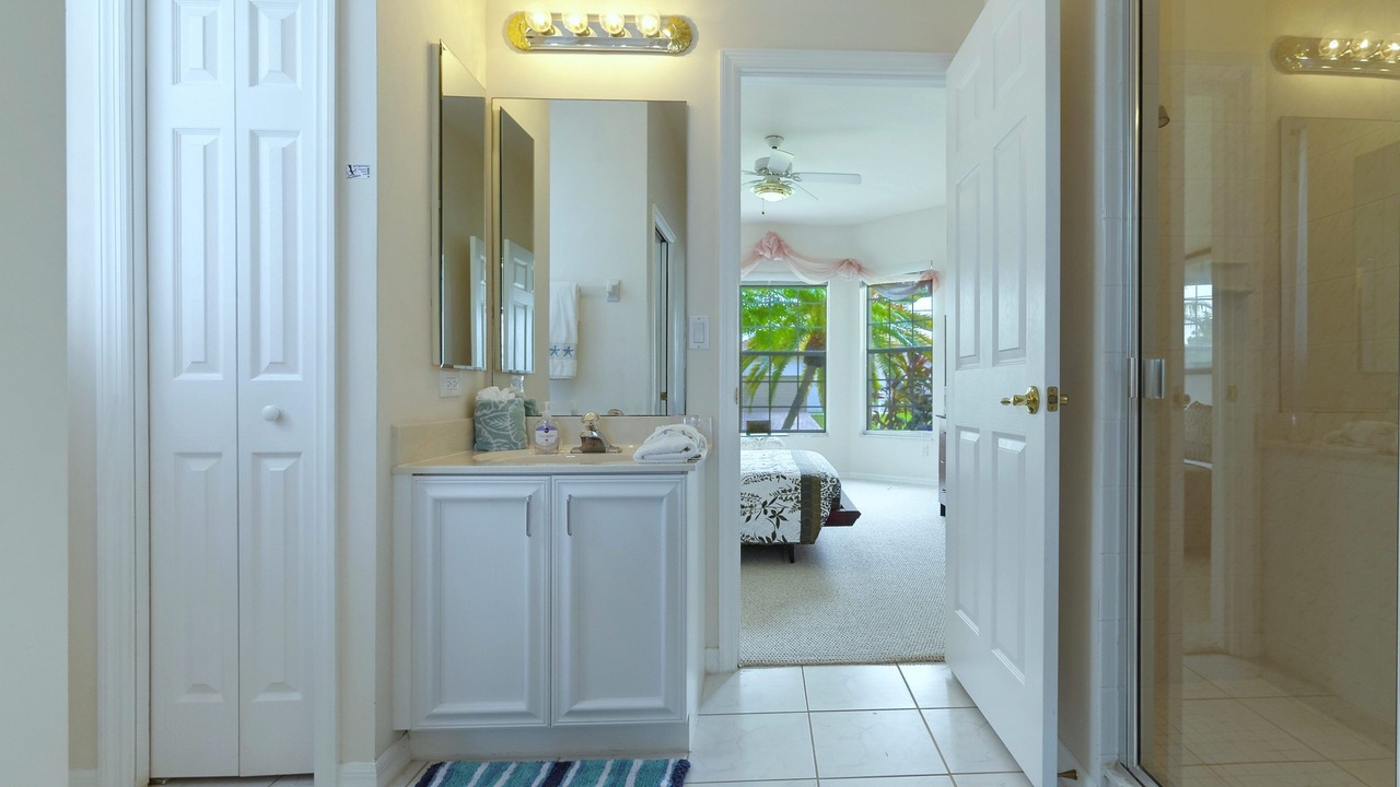 Photo of Bathroom in Pelican