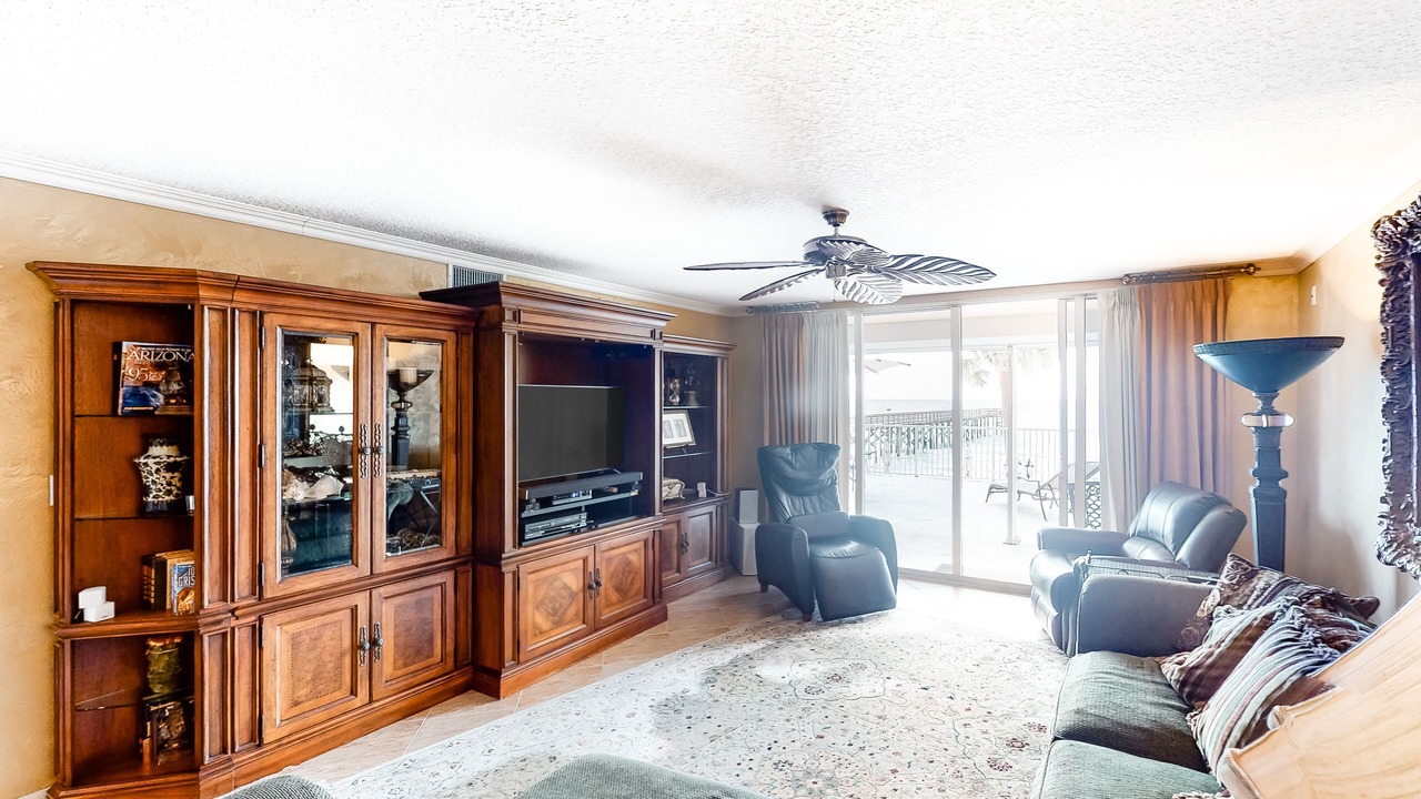 Photo of Livingroom in Redington Beach