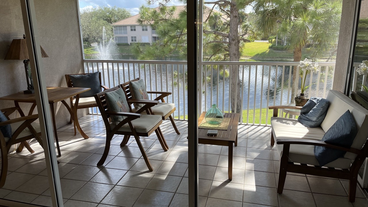 Photo of Livingroom in Imperial Golf Estates