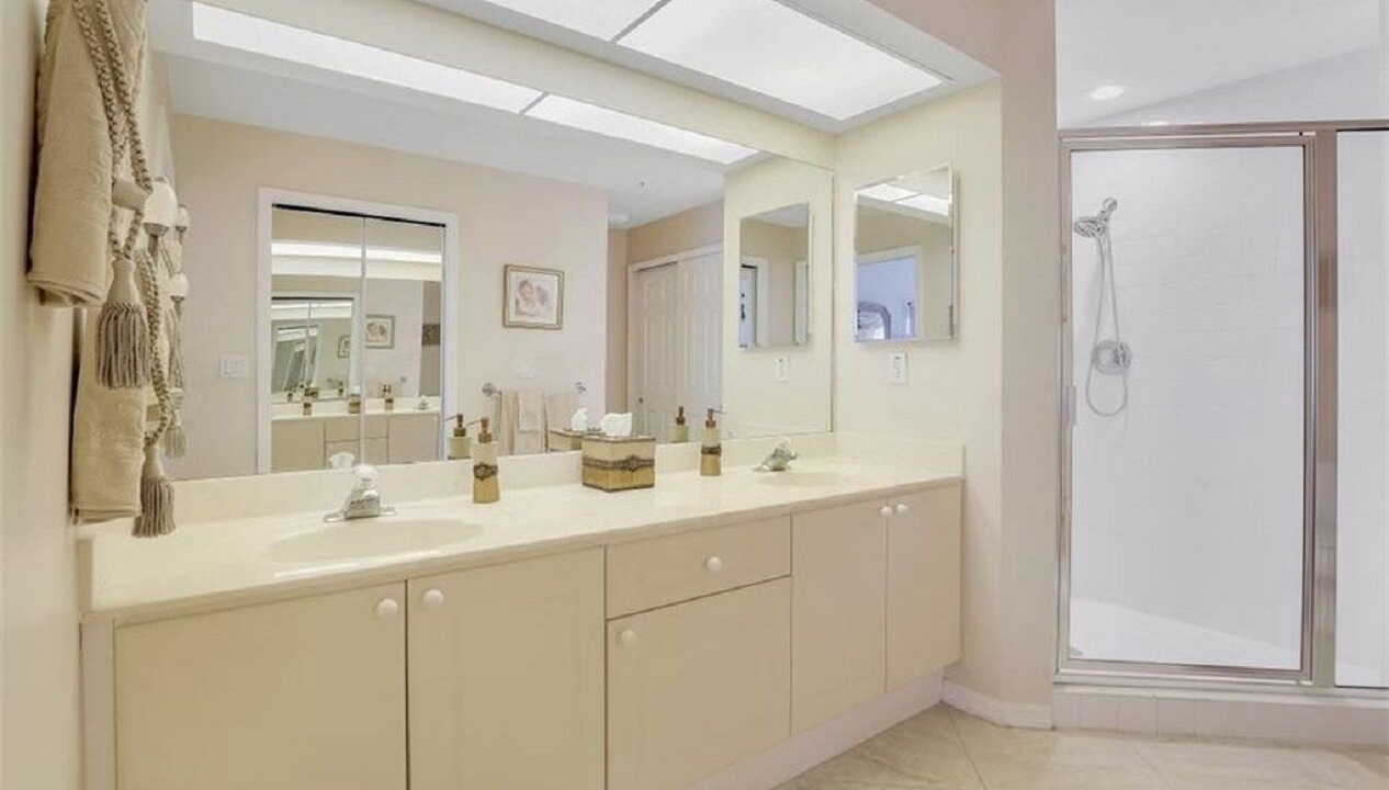 Photo of Bathroom in Imperial Golf Estates