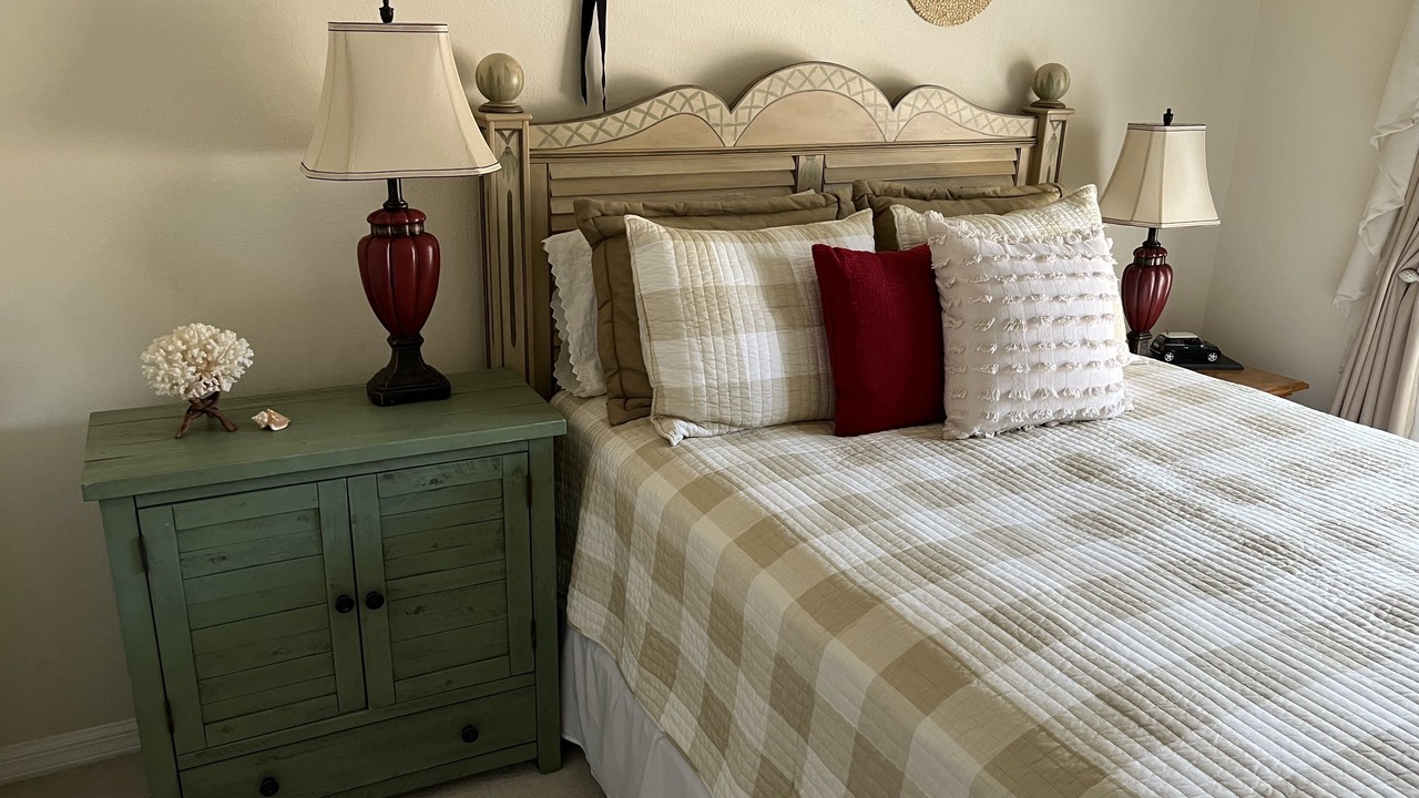Photo of Bedroom in Imperial Golf Estates