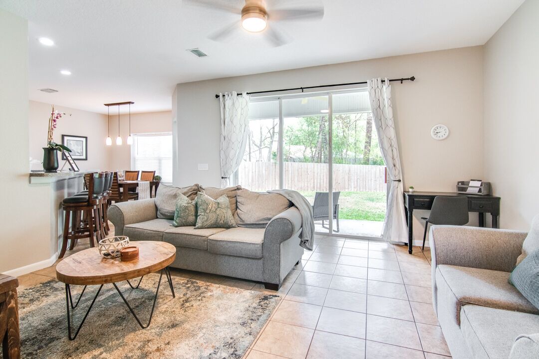 Photo of Livingroom in Bearss Plaza