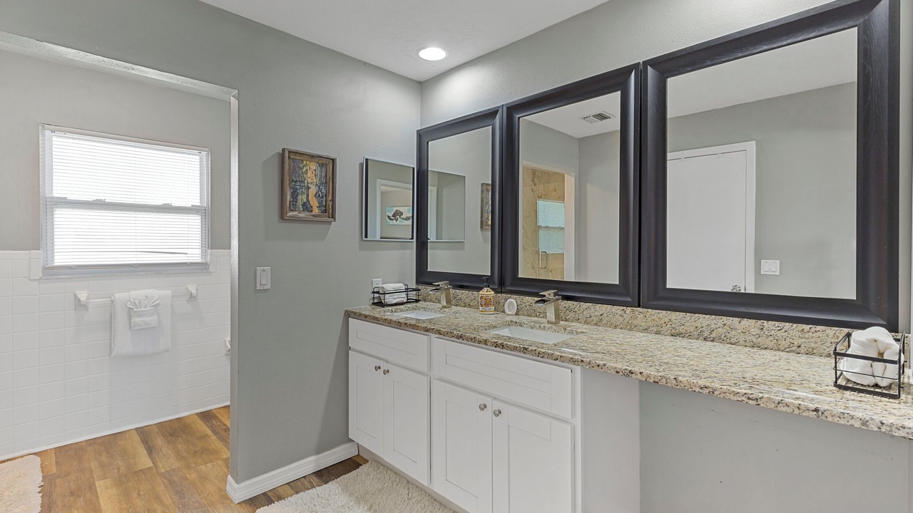 Photo of Bathroom in Laurel