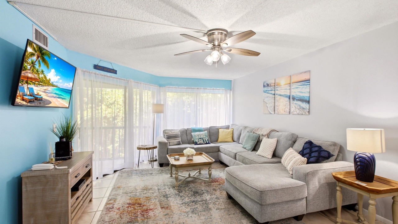 Photo of Livingroom in Holmes Beach