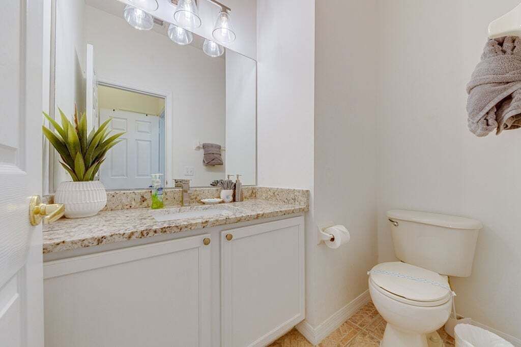 Photo of Bathroom in Thousand Oaks