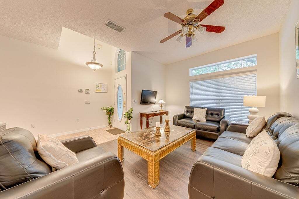 Photo of Livingroom in Thousand Oaks