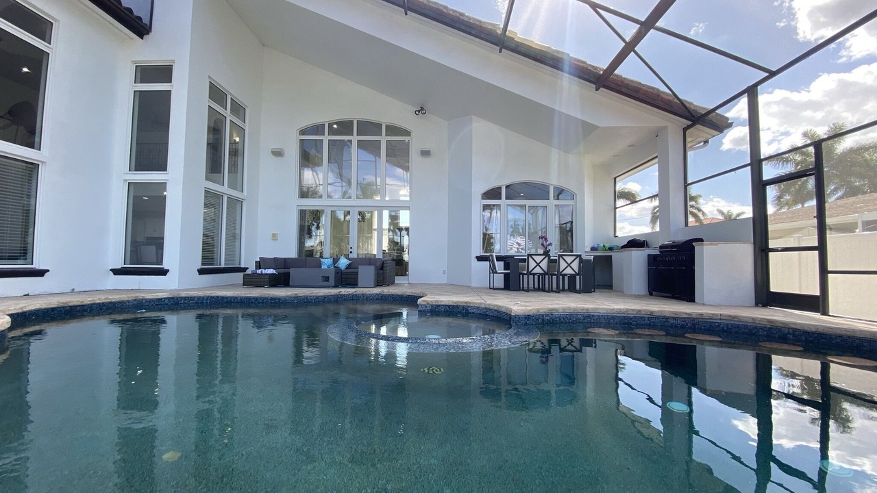 Photo of Outdoor in Pelican