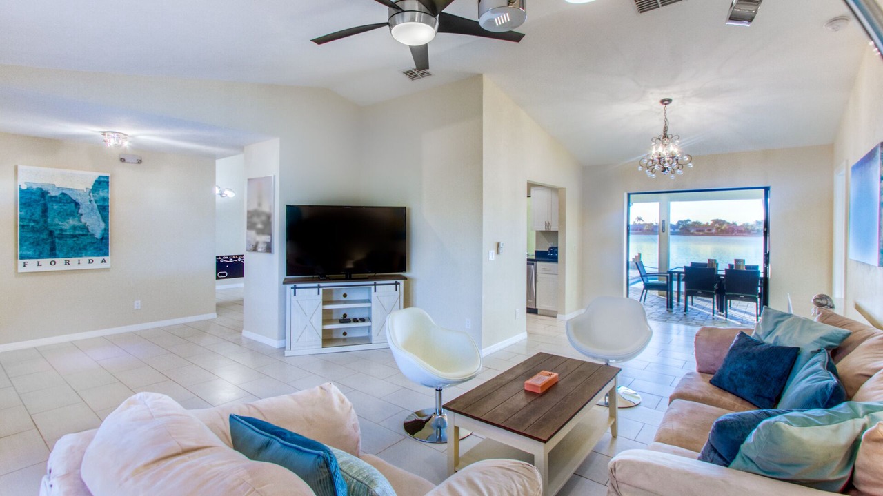 Photo of Livingroom in Eight Lakes