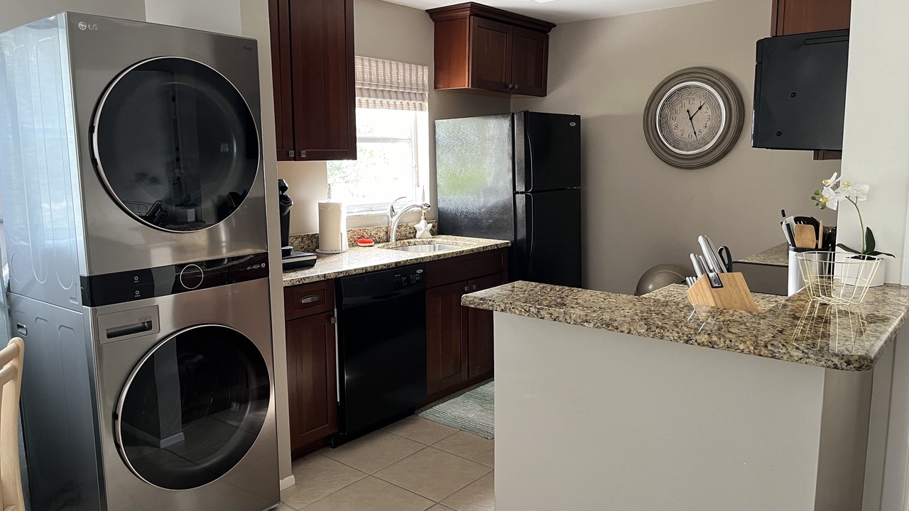 Photo of Kitchen in Royal Harbor