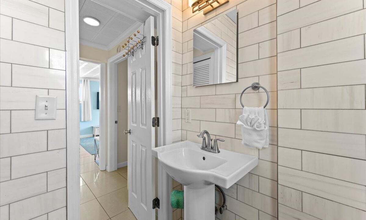Photo of Bathroom in Treasure Island
