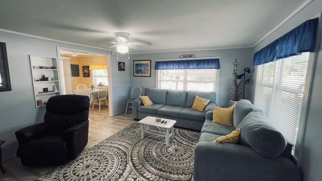 Photo of Livingroom in Englewood South