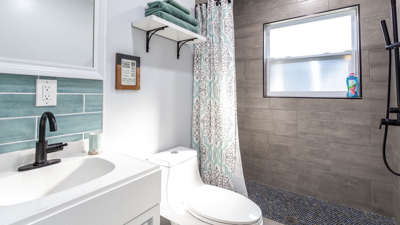 Photo of Bathroom in Lakewood Estates