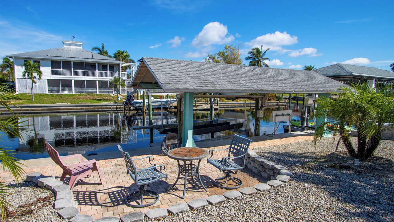 Photo of Outdoor in Manatee Bay
