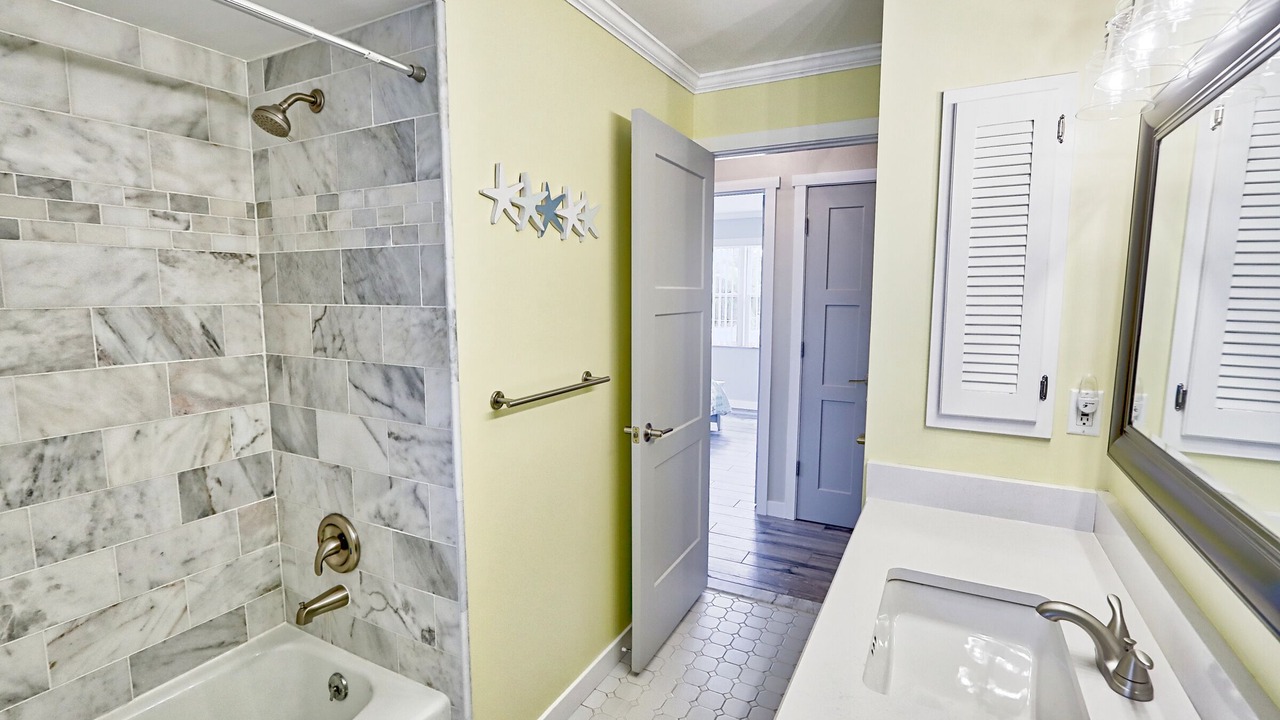 Photo of Bathroom in Manatee Bay
