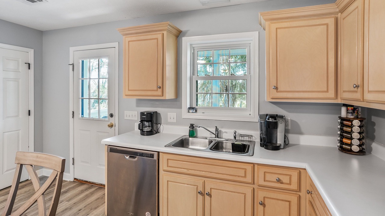 Photo of Kitchen in Oceanmarsh Subdivision