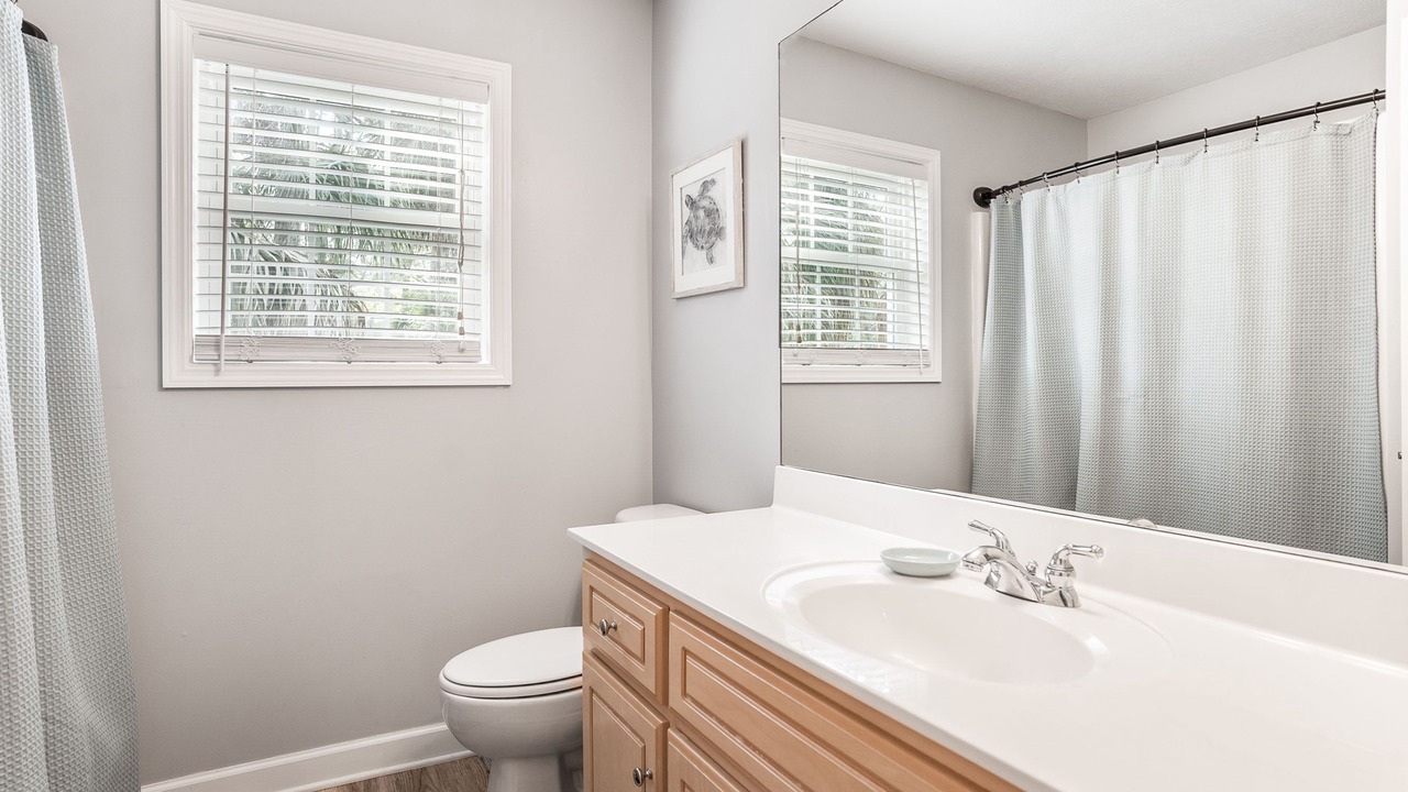 Photo of Bathroom in Oceanmarsh Subdivision