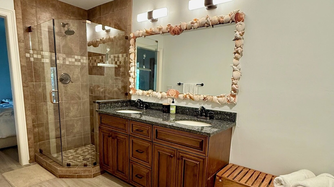 Photo of Bathroom in Royal Harbor