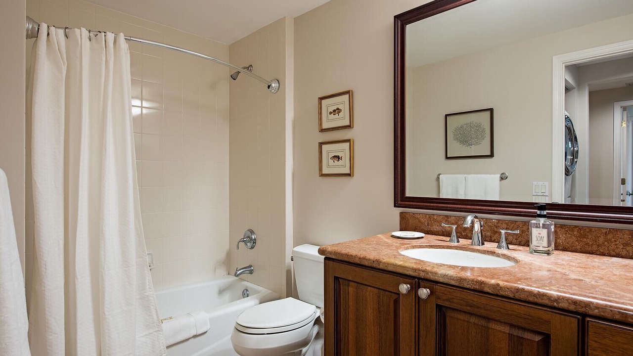 Photo of Bathroom in Naples