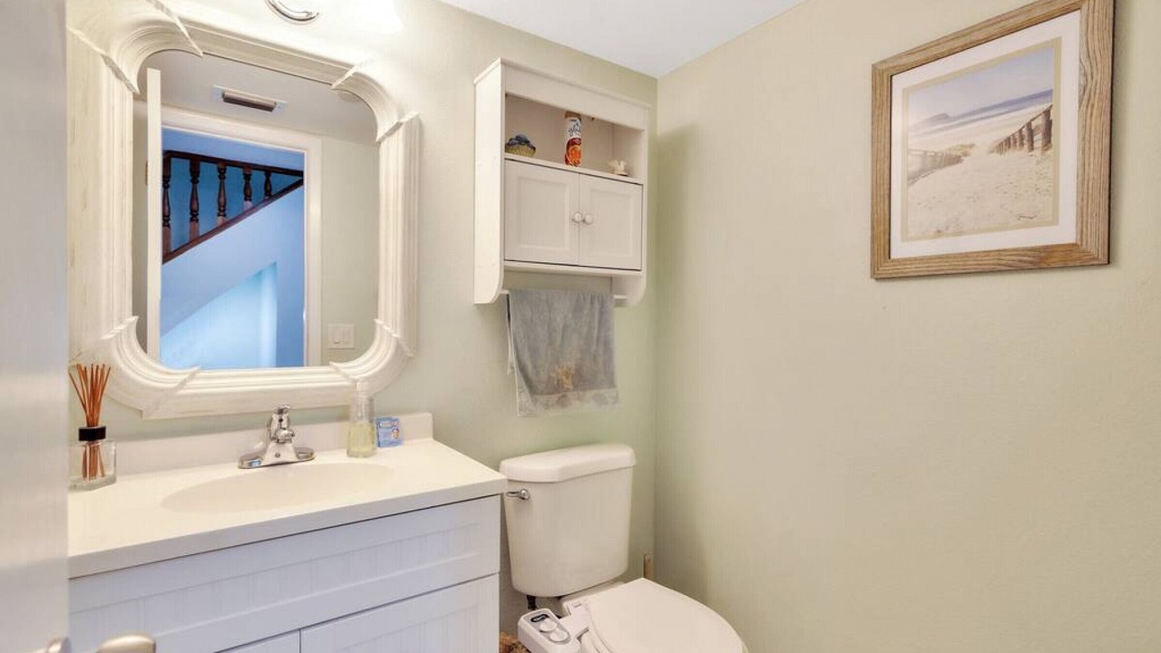 Photo of Bathroom in Lakeview Village