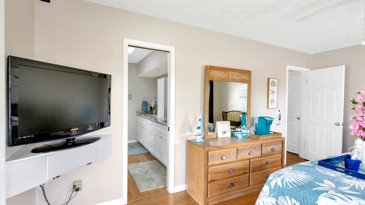 Photo of Bathroom in Lakeview Village
