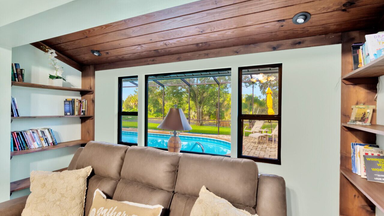 Photo of Livingroom in Lakeview Village