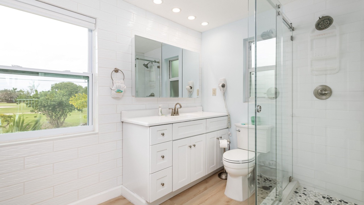 Photo of Bathroom in Marathon