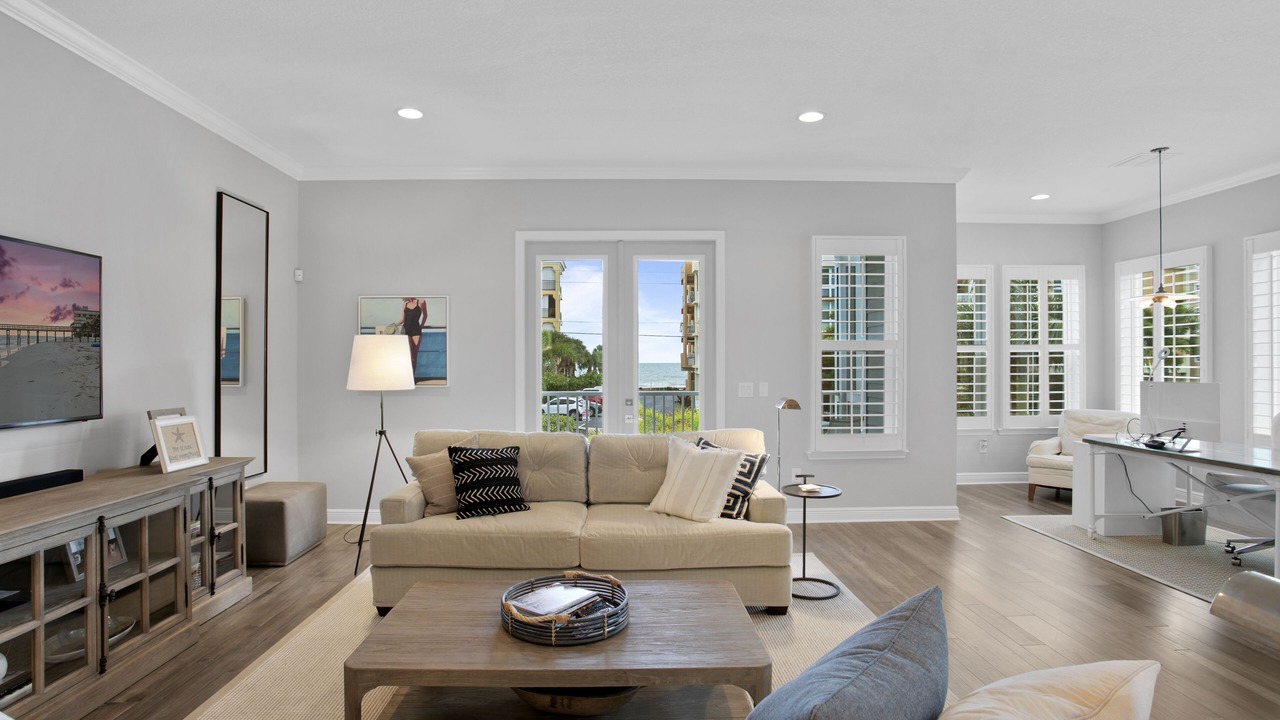 Photo of Livingroom in Redington Beach