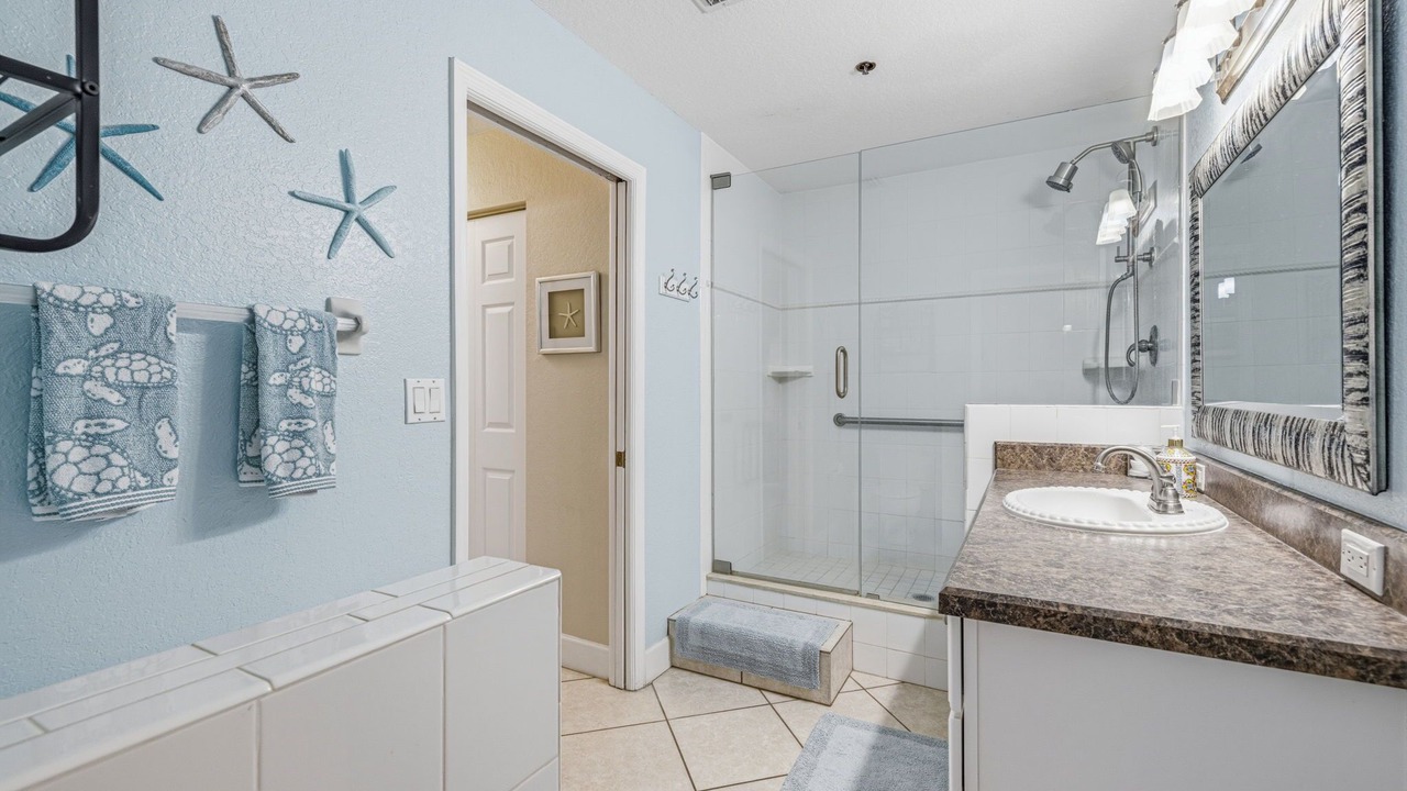 Photo of Bathroom in Independence Square
