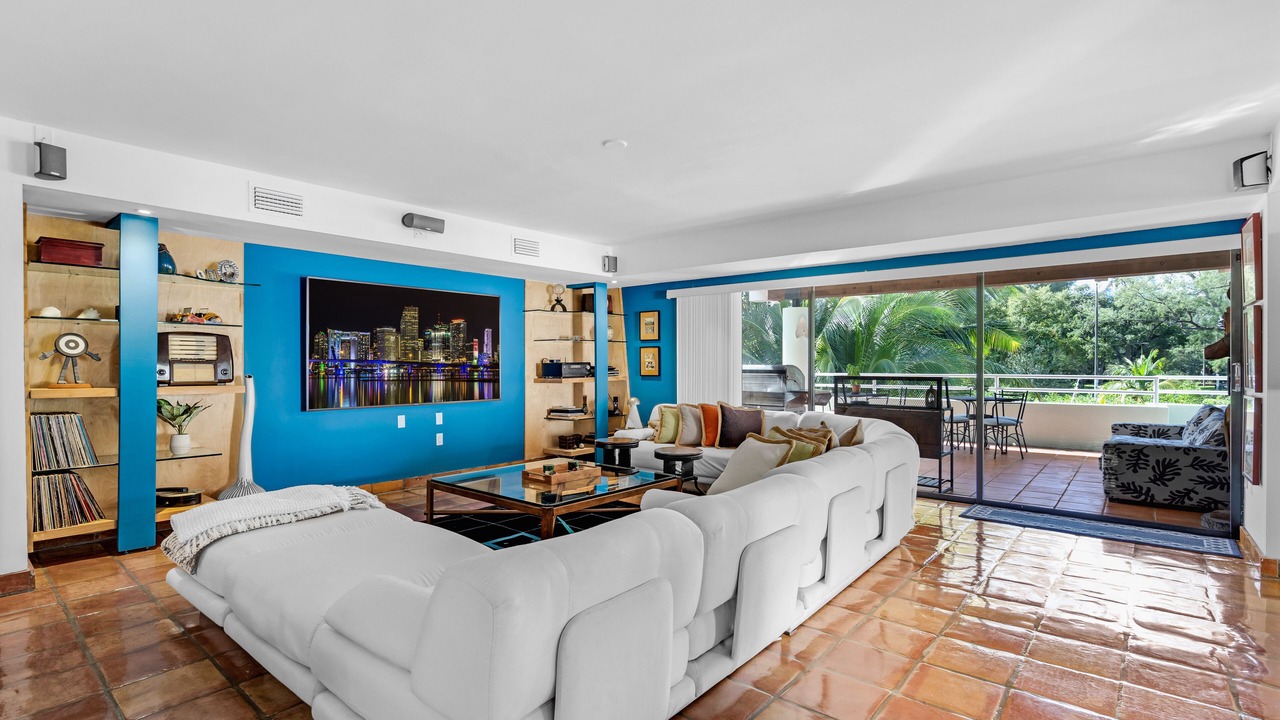 Photo of Bedroom in Northeast Coconut Grove
