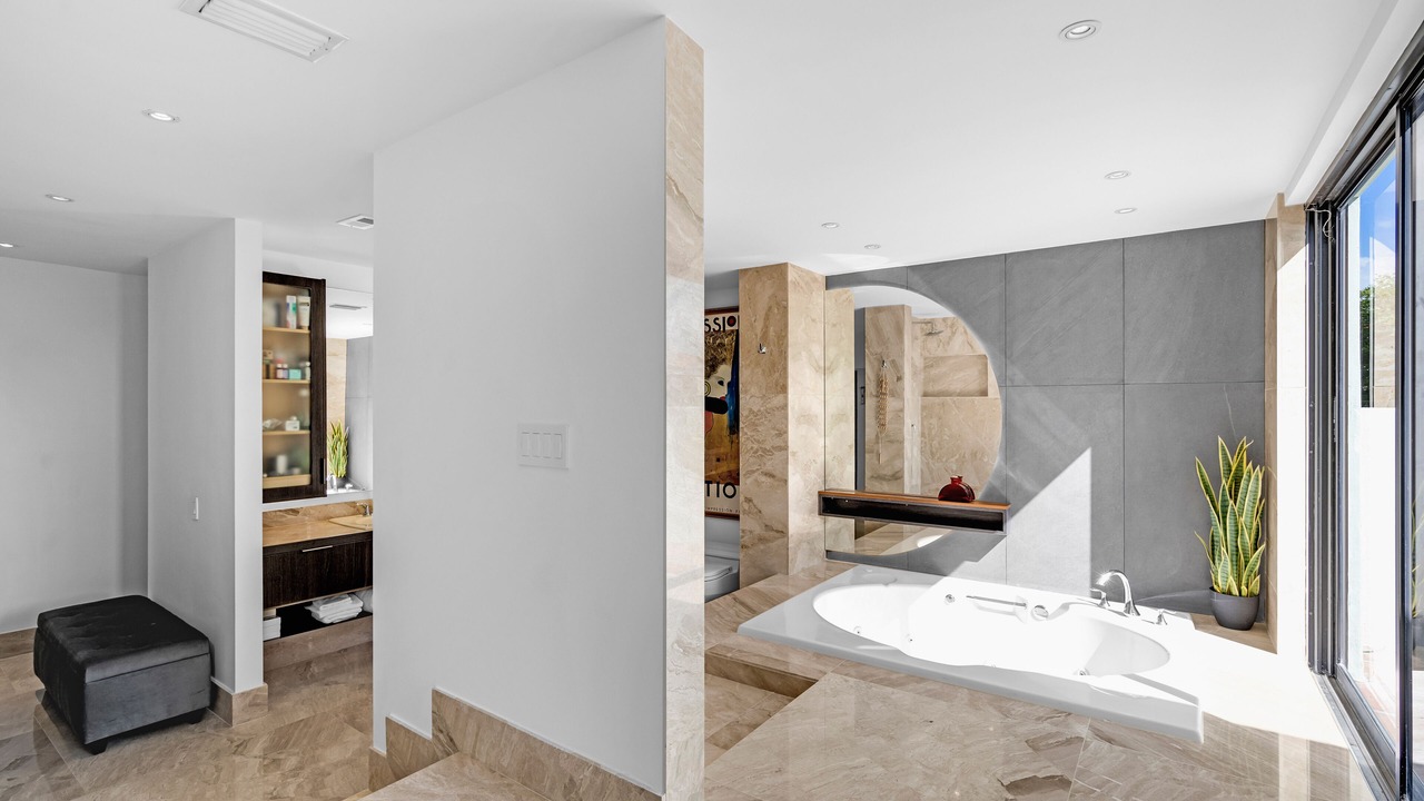 Photo of Bathroom in Northeast Coconut Grove