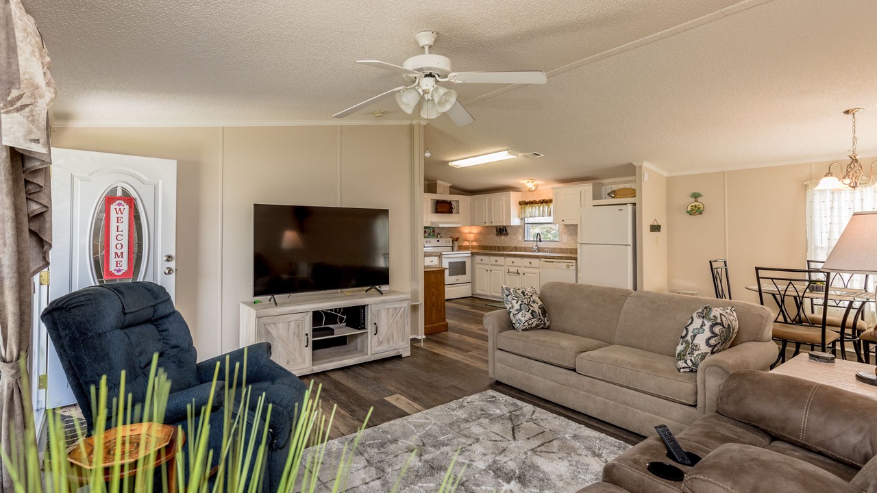 Photo of Livingroom in Buckhead Ridge