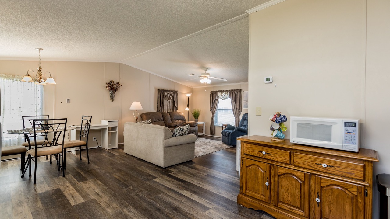 Photo of Livingroom in Buckhead Ridge