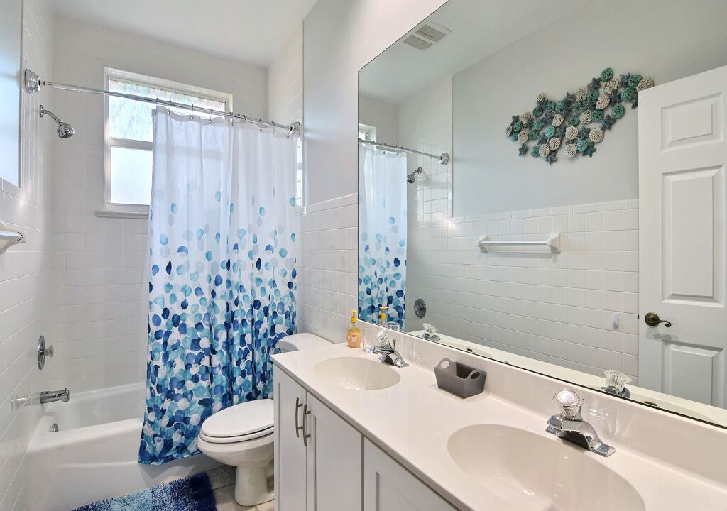 Photo of Bathroom in Silver Shores