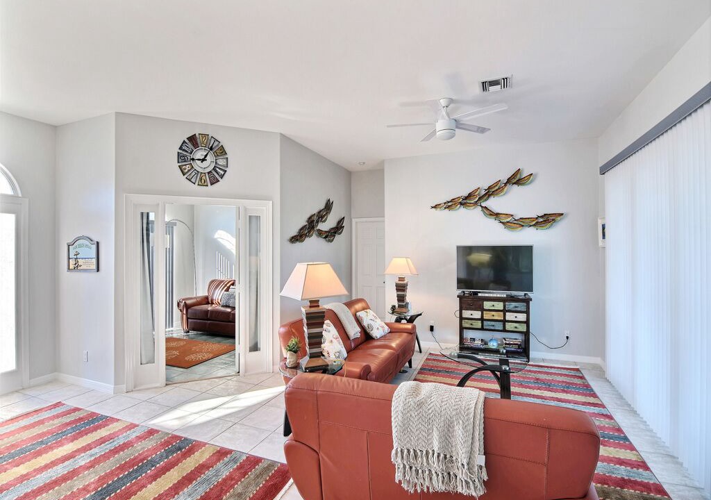 Photo of Livingroom in Silver Shores