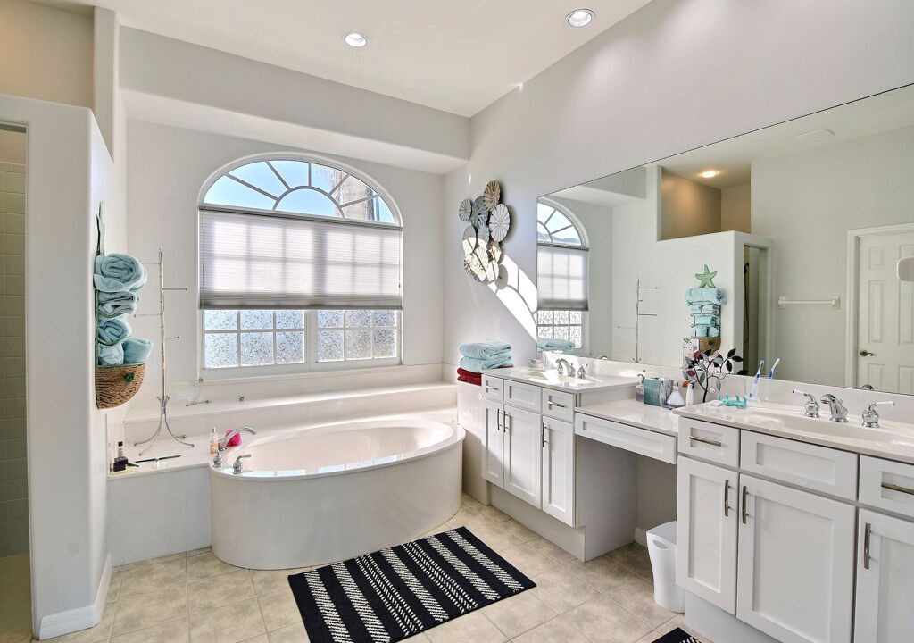 Photo of Bathroom in Silver Shores
